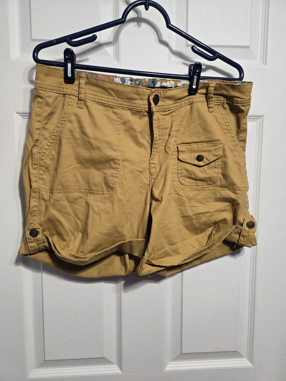 Casual Roll-Cuff Women's Shorts in Mustard Yellow